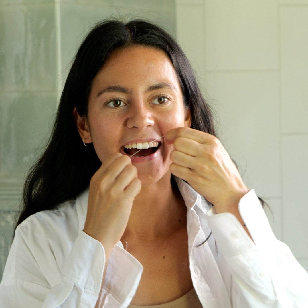 Fio dentário com 50 metros - dispensador de papel - The Humble Co