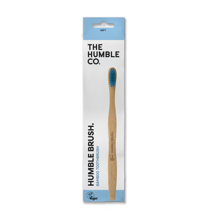 Escova de dentes de bambu com cabo plano e cerdas suaves Azuis da The Humble Co