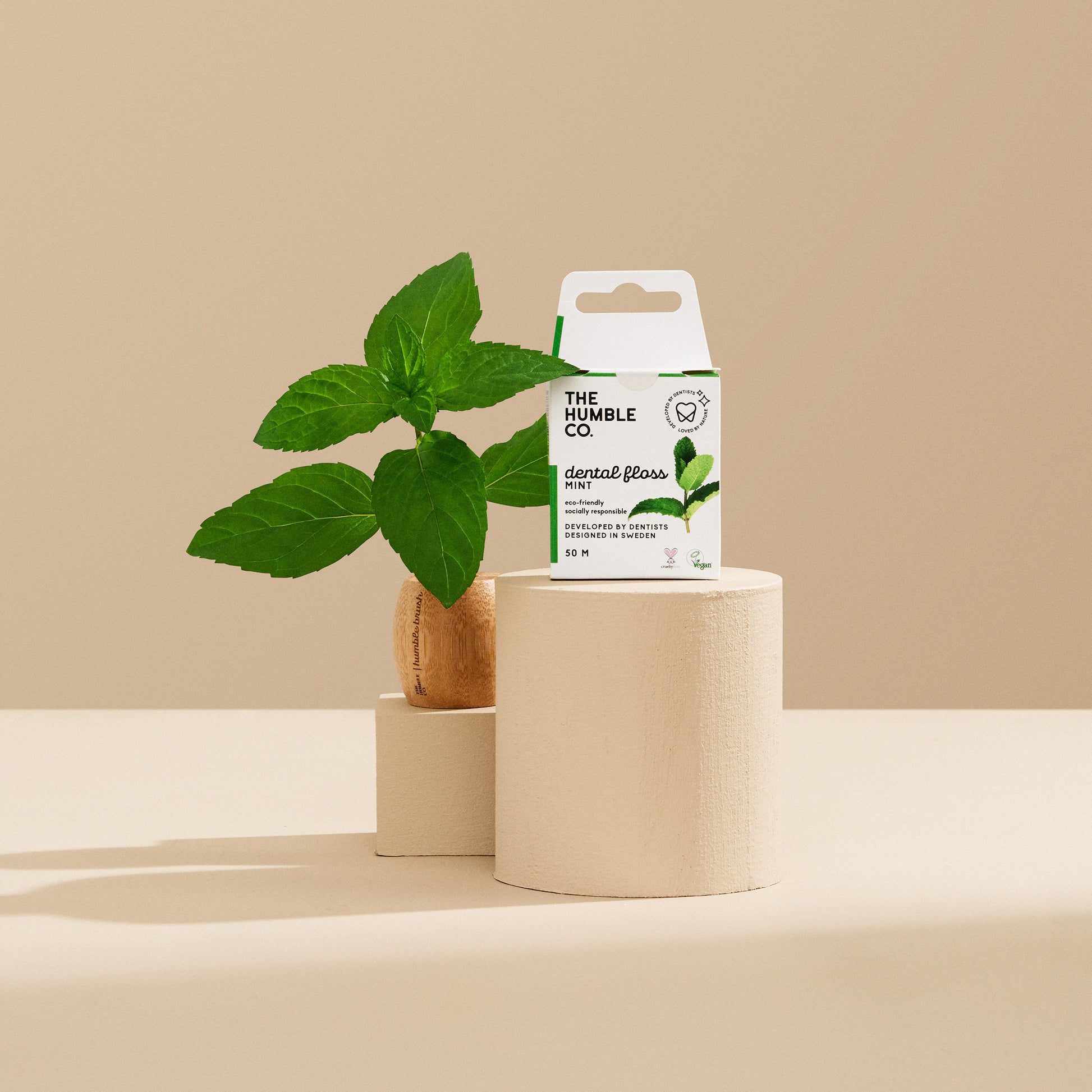 Fio dentário de menta com 50 metros - dispensador de papel - The Humble Co