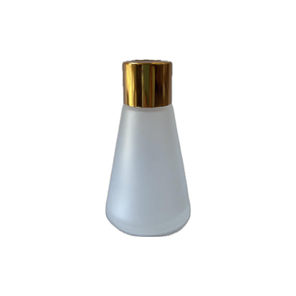Frasco em Vidro Fosco com Tampa Ouro da Born to Bio para difusão de óleos essenciais 50ml