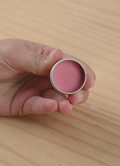 Video exemplificativo da utilização da Tinta Facial Bio à Base de Água – Rosa da Namaki